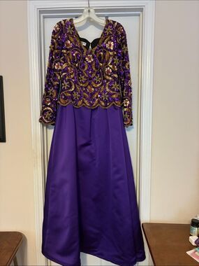 George F Couture size 6 Beaded Purple Prom Gown with Sequined Bodice long sleeve